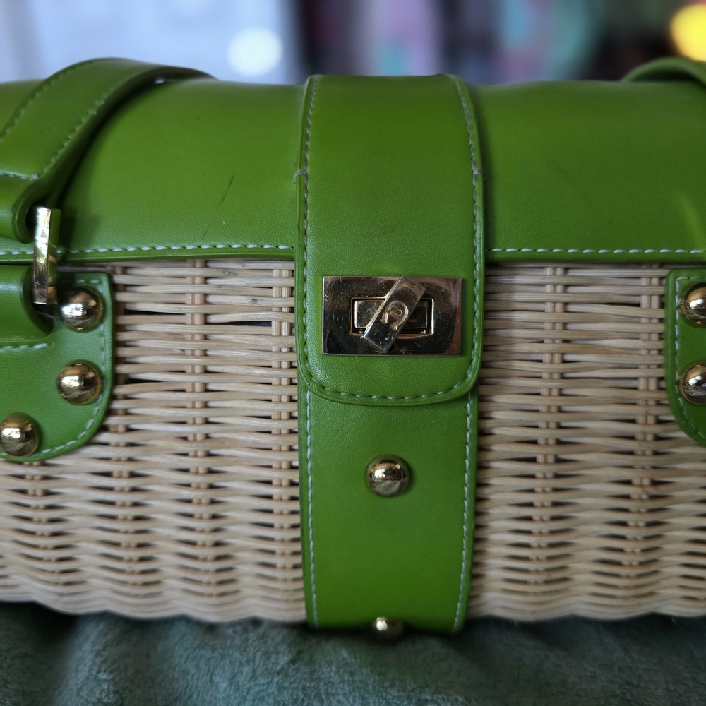 Etienne Aigner Green and Tan Shoulder Bag - Picture 3 of 11